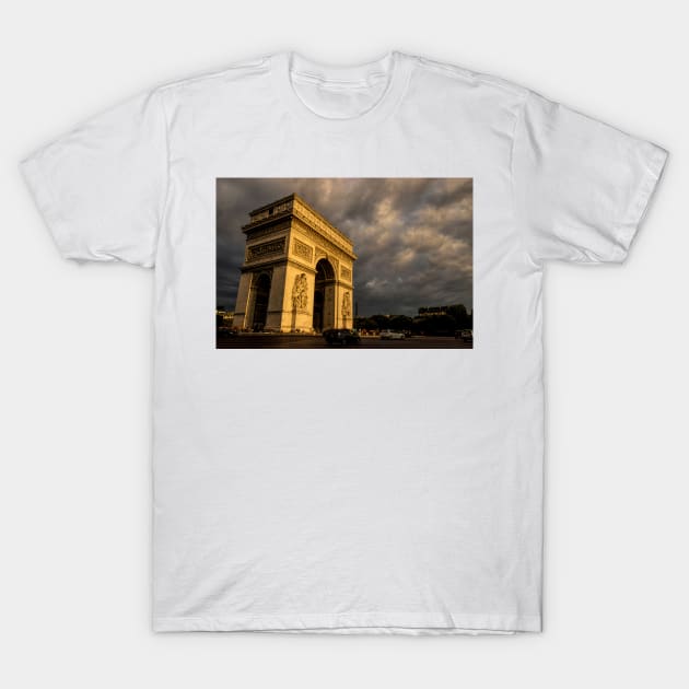 Arc de Triomphe T-Shirt by Memories4you